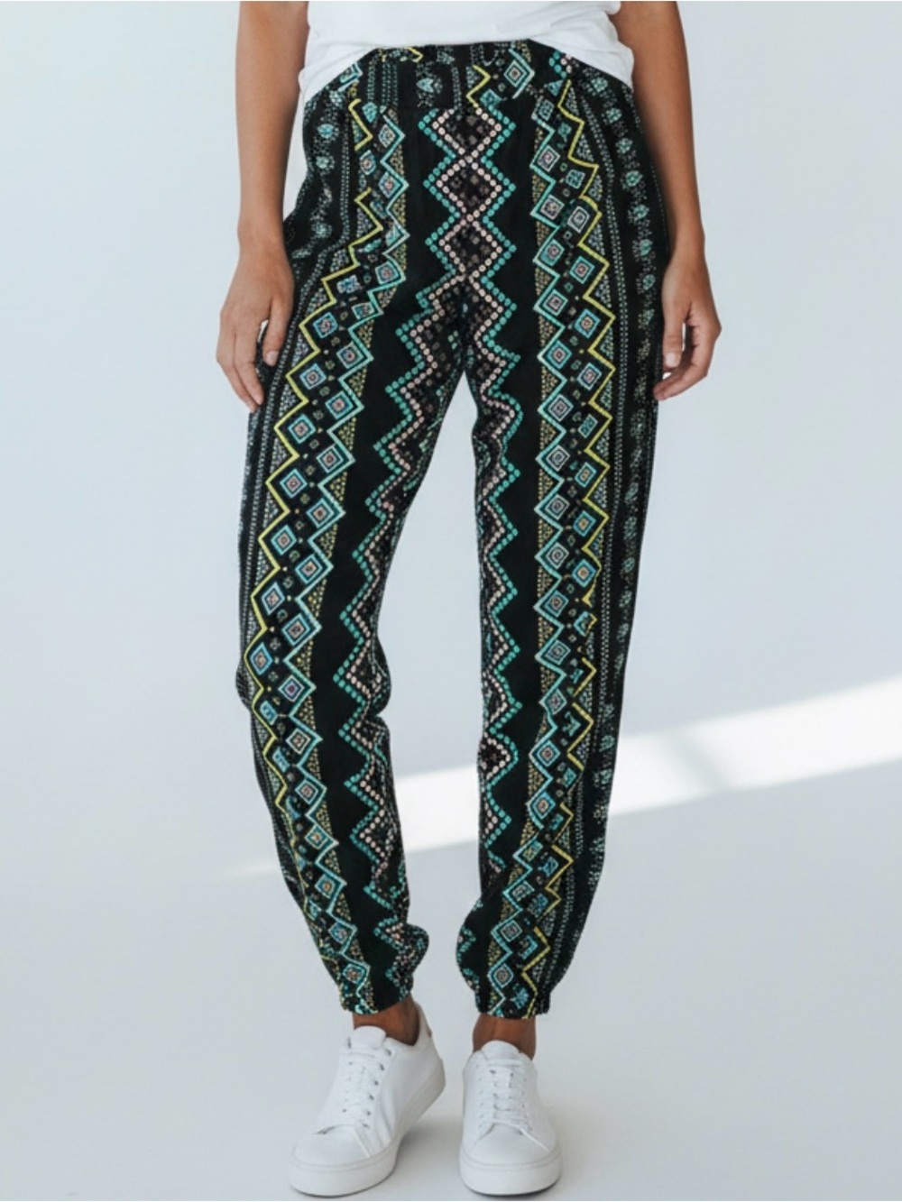 🫶🏻 Dizzy Lizzy Geo-Print Elastic Waist Jogger Pants